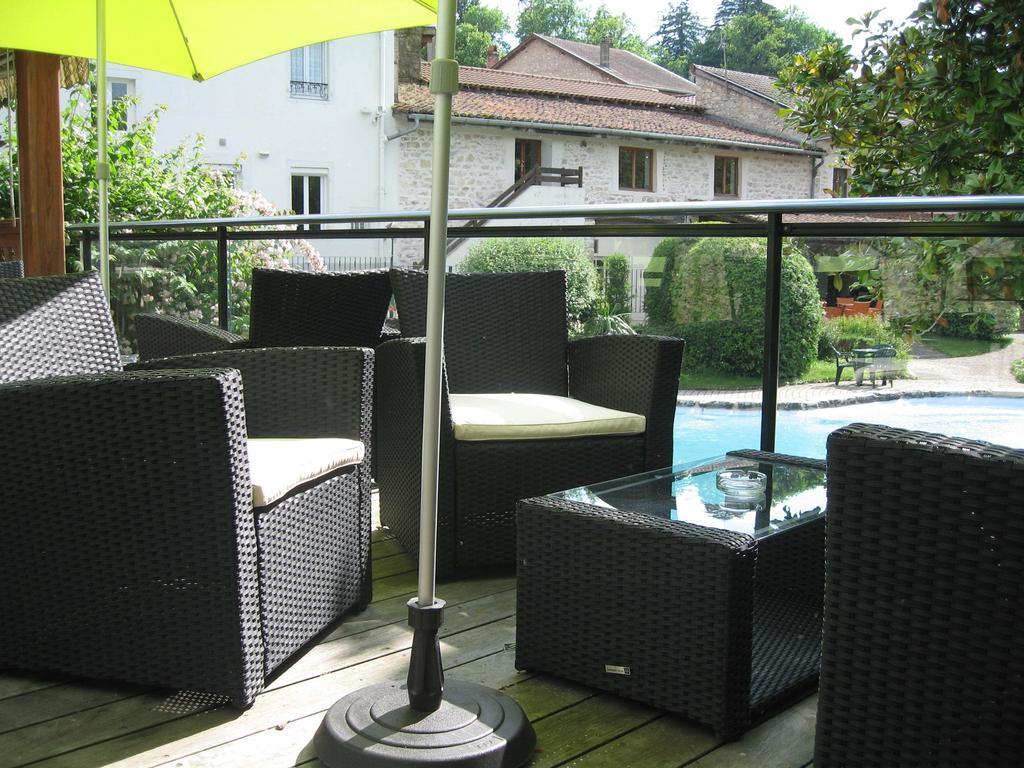 Au Faisan Dore Neuville-sur-Ain Exterior photo